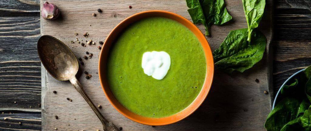 Super simple, low-fat, pea and spinach soup recipe