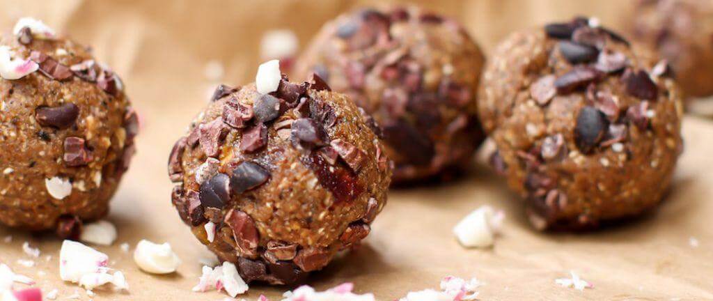 Healthy peppermint mocha date snacking balls recipe