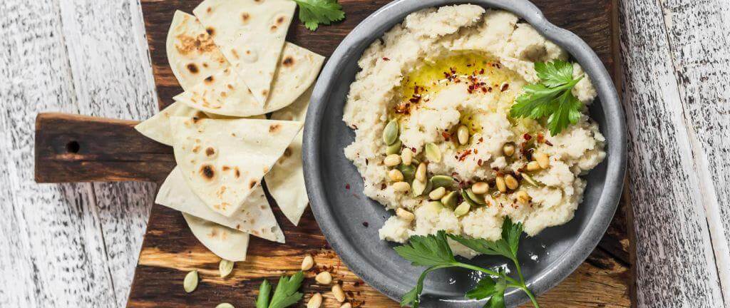 Healthy homemade caulifower hummus recipe