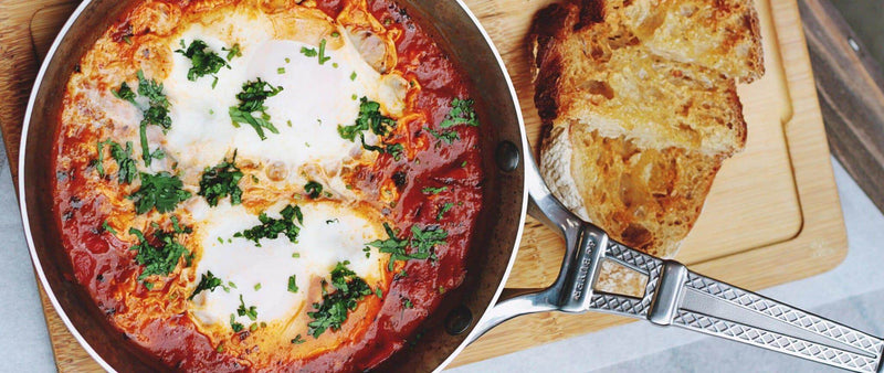Shakshuka: easy poached eggs brunch recipe