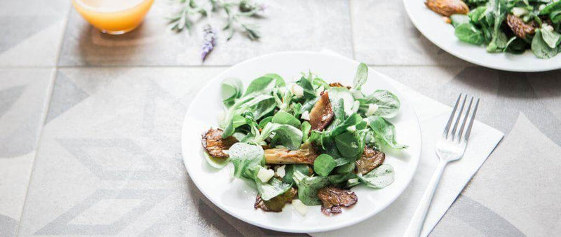 Healthy spinach, artichoke and hazelnut salad recipe